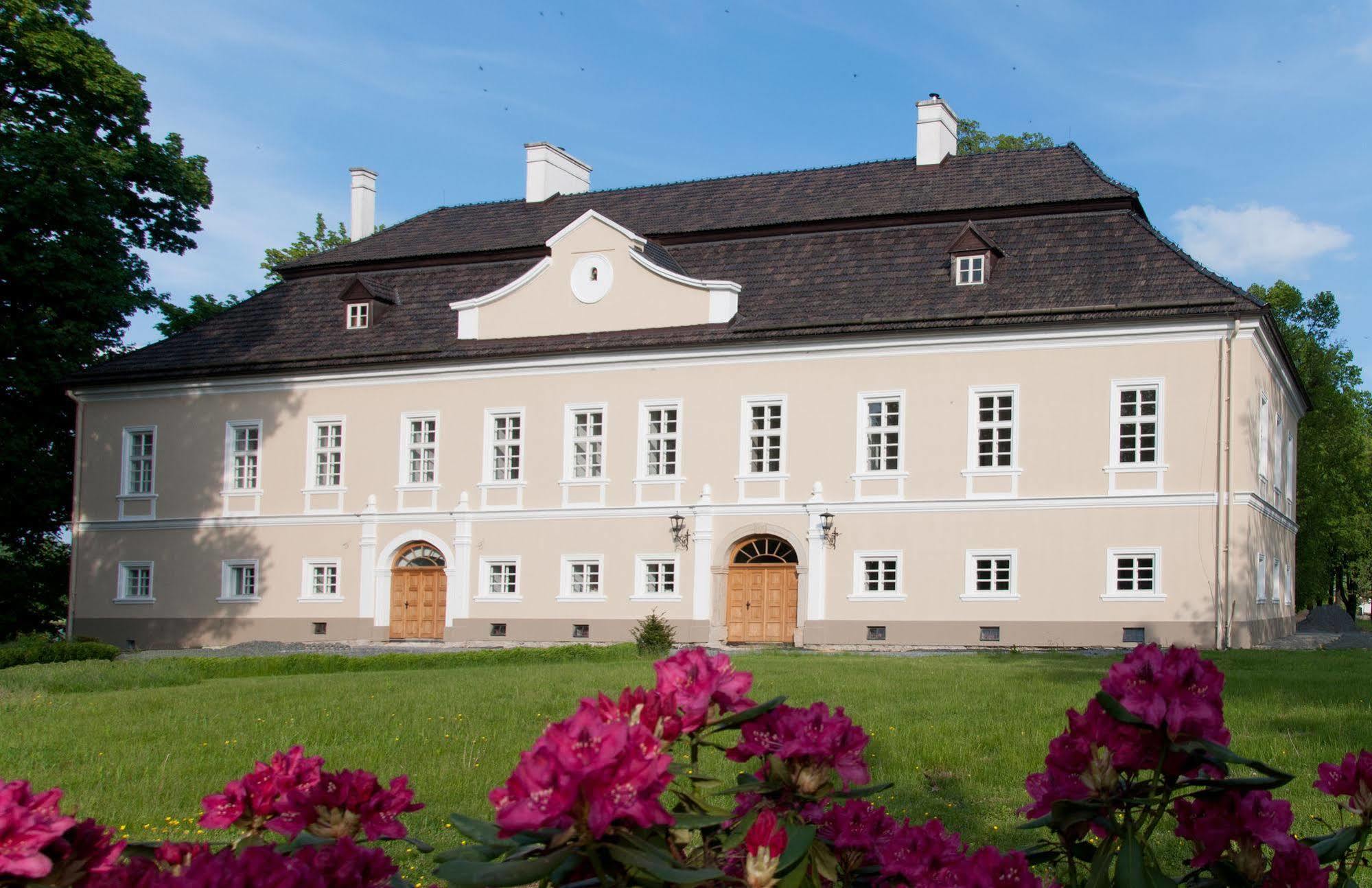 Hotel Zámek Jeseník Nad Odrou Exteriér fotografie